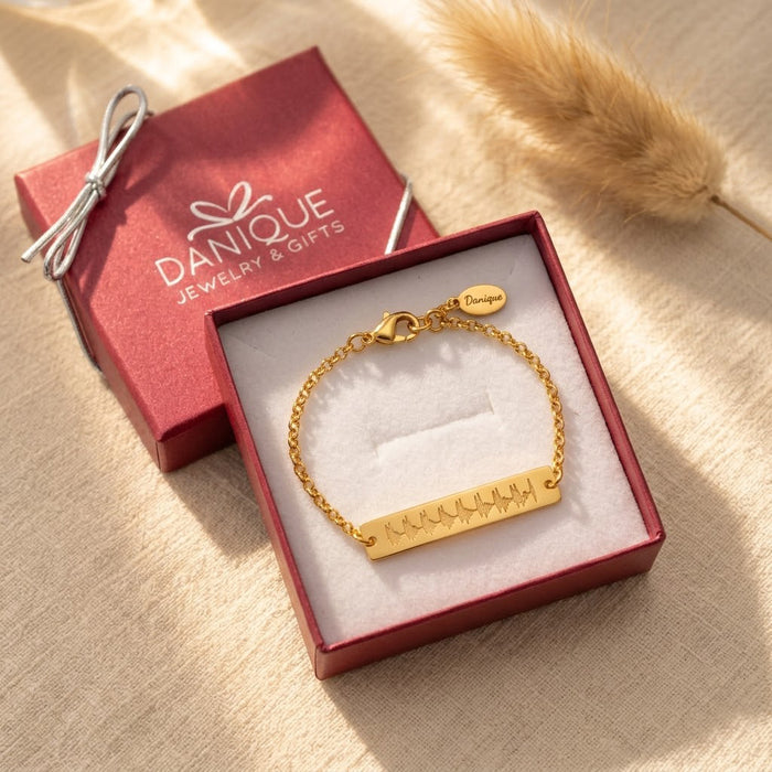 Custom bar bracelet with heartbeat design engraving in danique jewelry box