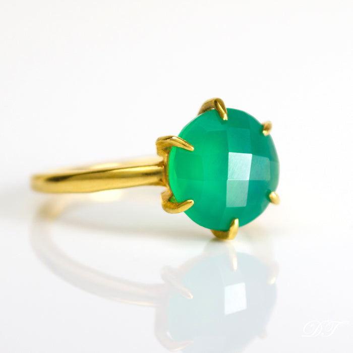 Green Onyx Round Prong Set Ring : May Birthstone