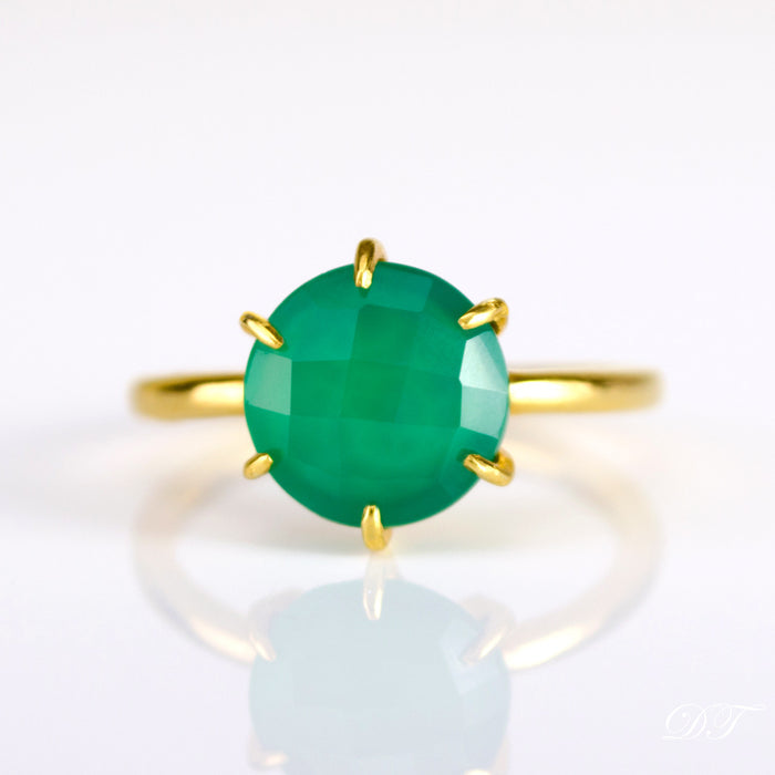 Green Onyx Round Prong Set Ring : May Birthstone