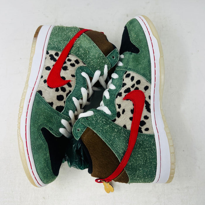 Nike SB Dunk High Dog Walker