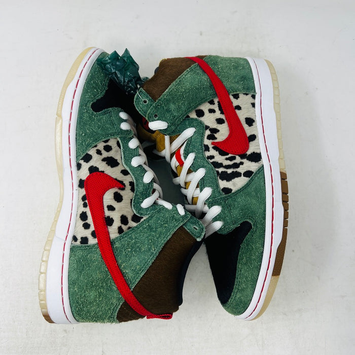 Nike SB Dunk High Dog Walker