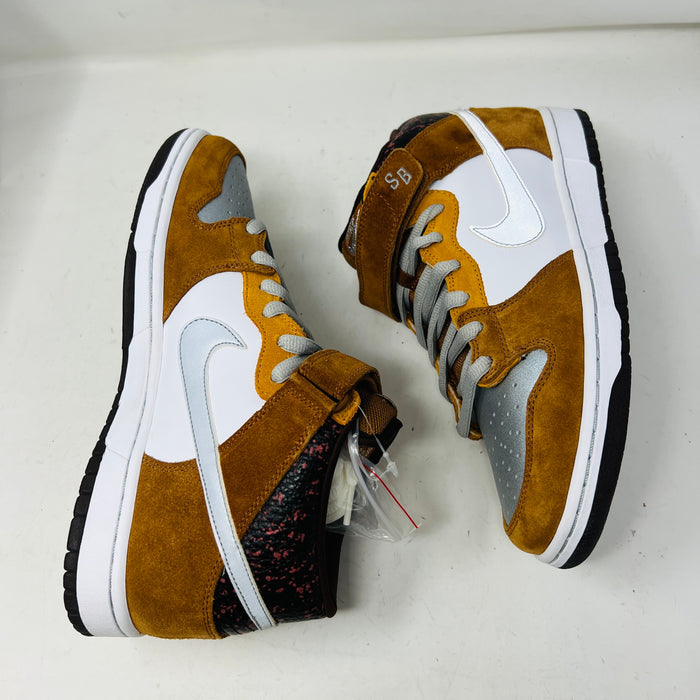 Nike SB Dunk Mid Fender Bass