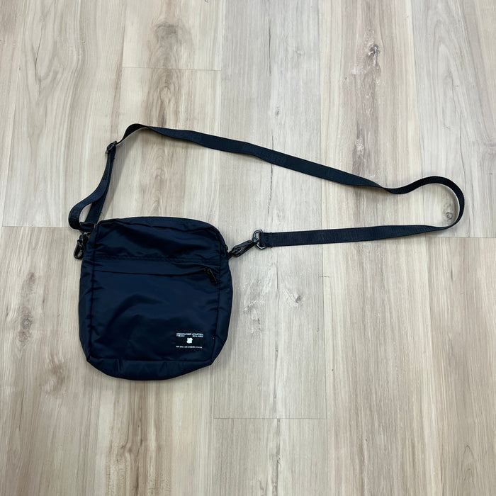 UNDEFEATED Flight Satin Shoulder Bag Nylon Black
